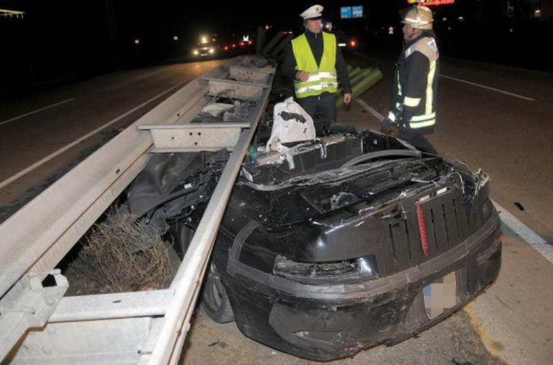 Illustration for article titled German Test Driver Killed In Next-Gen 911 Convertible Crash